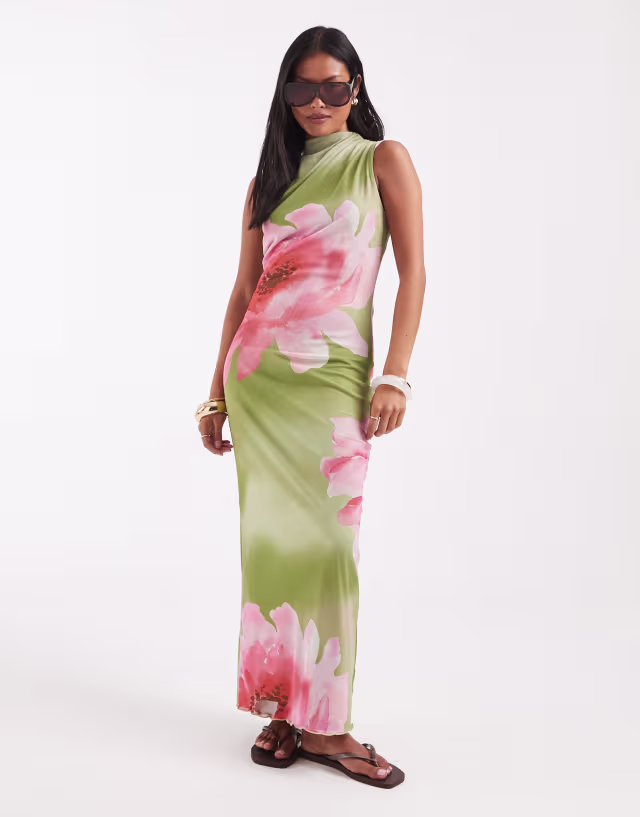 Vero Moda Petite sleeveless ruched detail maxi dress in large scale floral print
